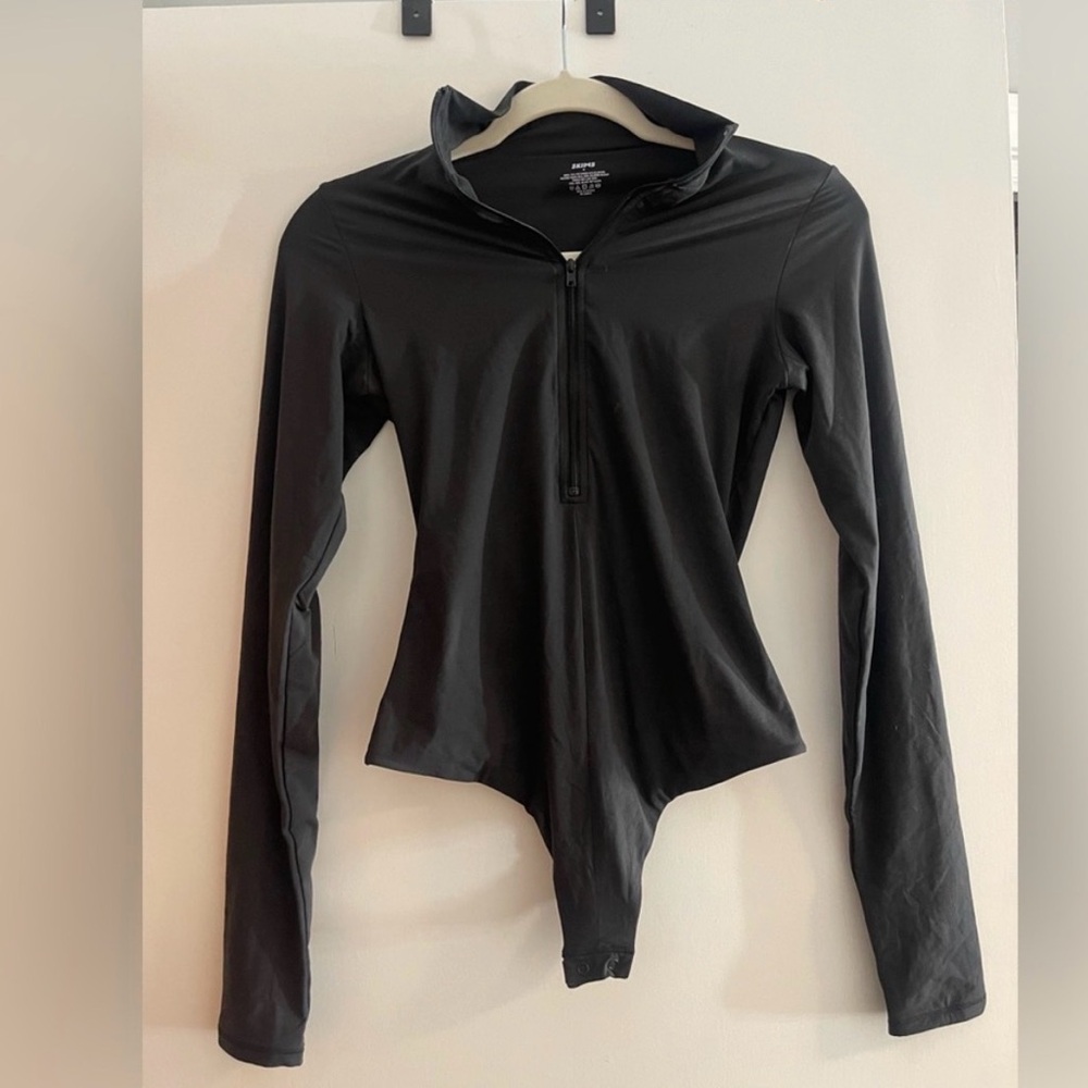SKIMS Fits Everybody Half Zip Black Long Sleeve Bodysuit